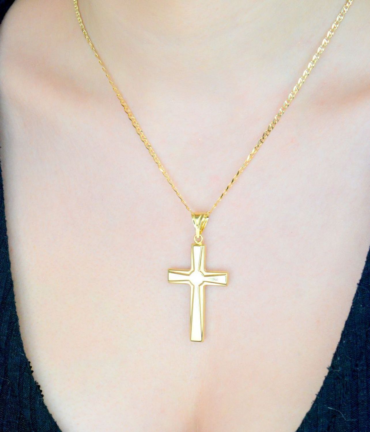 Duży krzyż złota zawieszka krzyż ZA 2319 585 bez wizerunku Złoty krzyżyk 585. Złoty krzyżyk zawieszka do łańcuszka. Złota zawieszka krzyżyk. Złoty krzyżyk 585 bez wizerunku. Krzyżyk złoty na 1.jpg